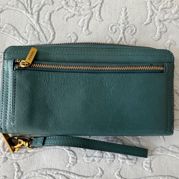 Fossil Handbags - Fossil wristlet leather wallet